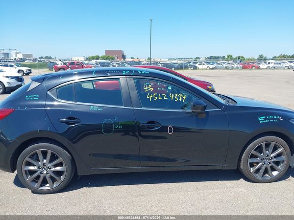 2018 MAZDA MAZDA3 TOURING