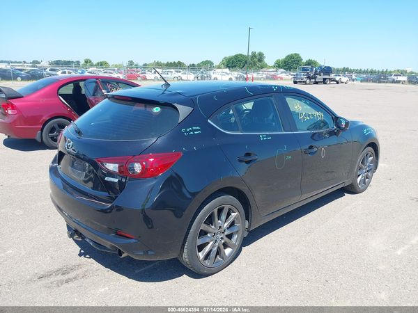 2018 MAZDA MAZDA3 TOURING