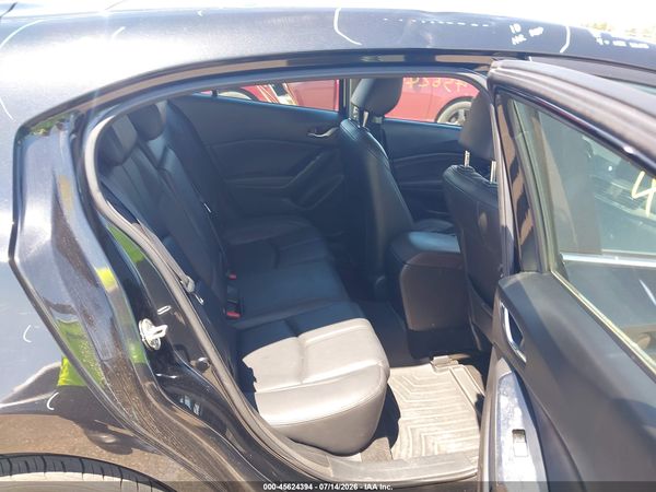 2018 MAZDA MAZDA3 TOURING