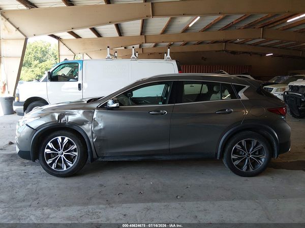 2017 INFINITI QX30 PREMIUM