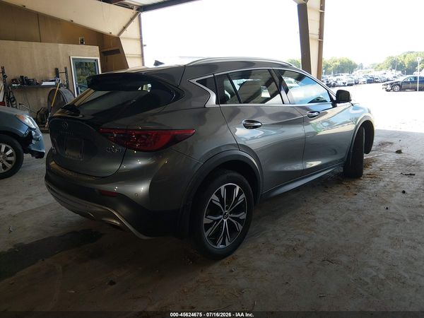 2017 INFINITI QX30 PREMIUM