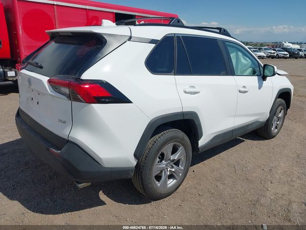 2025 TOYOTA RAV4 XLE