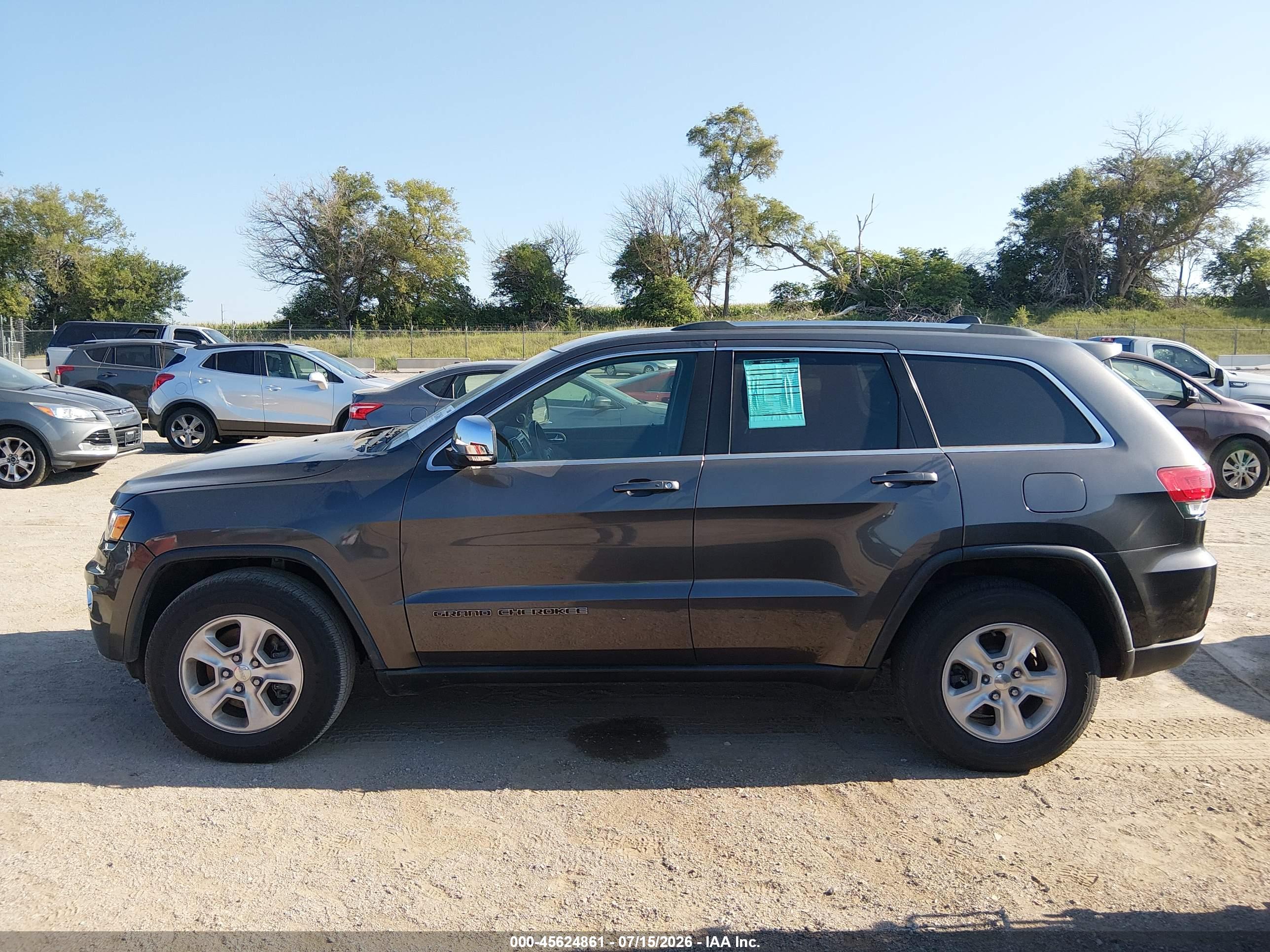 2017 JEEP GRAND CHEROKEE LAREDO 4X2