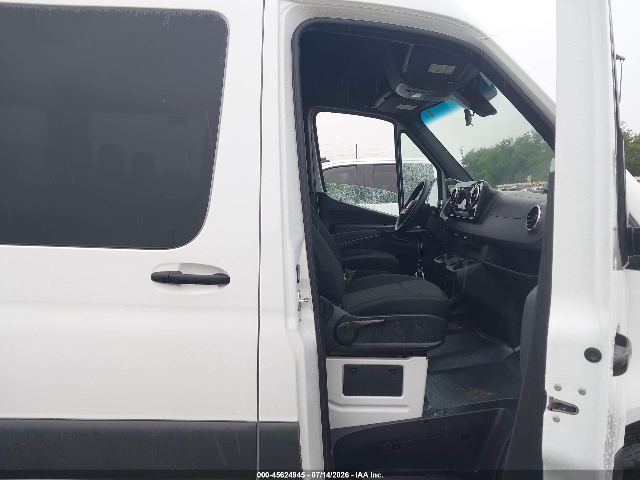 2025 MERCEDES-BENZ SPRINTER 2500