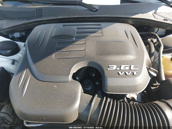 2019 CHRYSLER 300 300S — I10