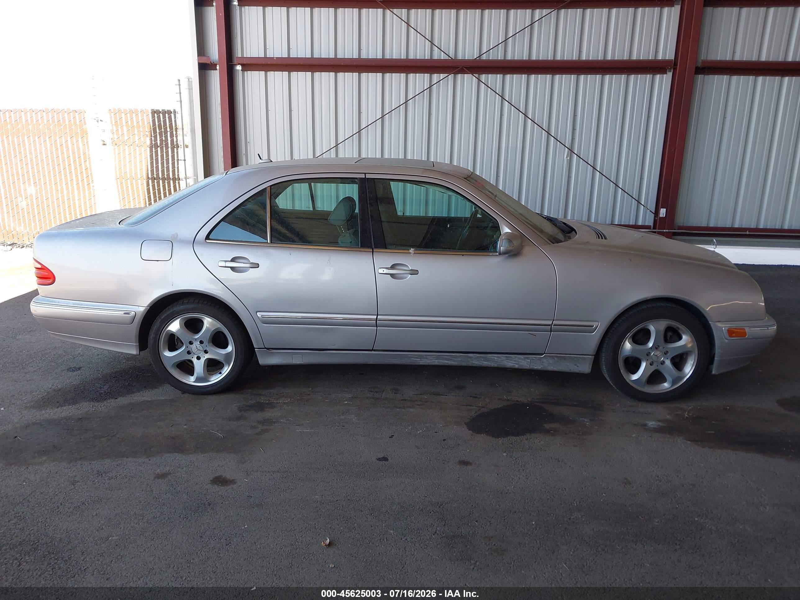 2002 MERCEDES-BENZ E E320