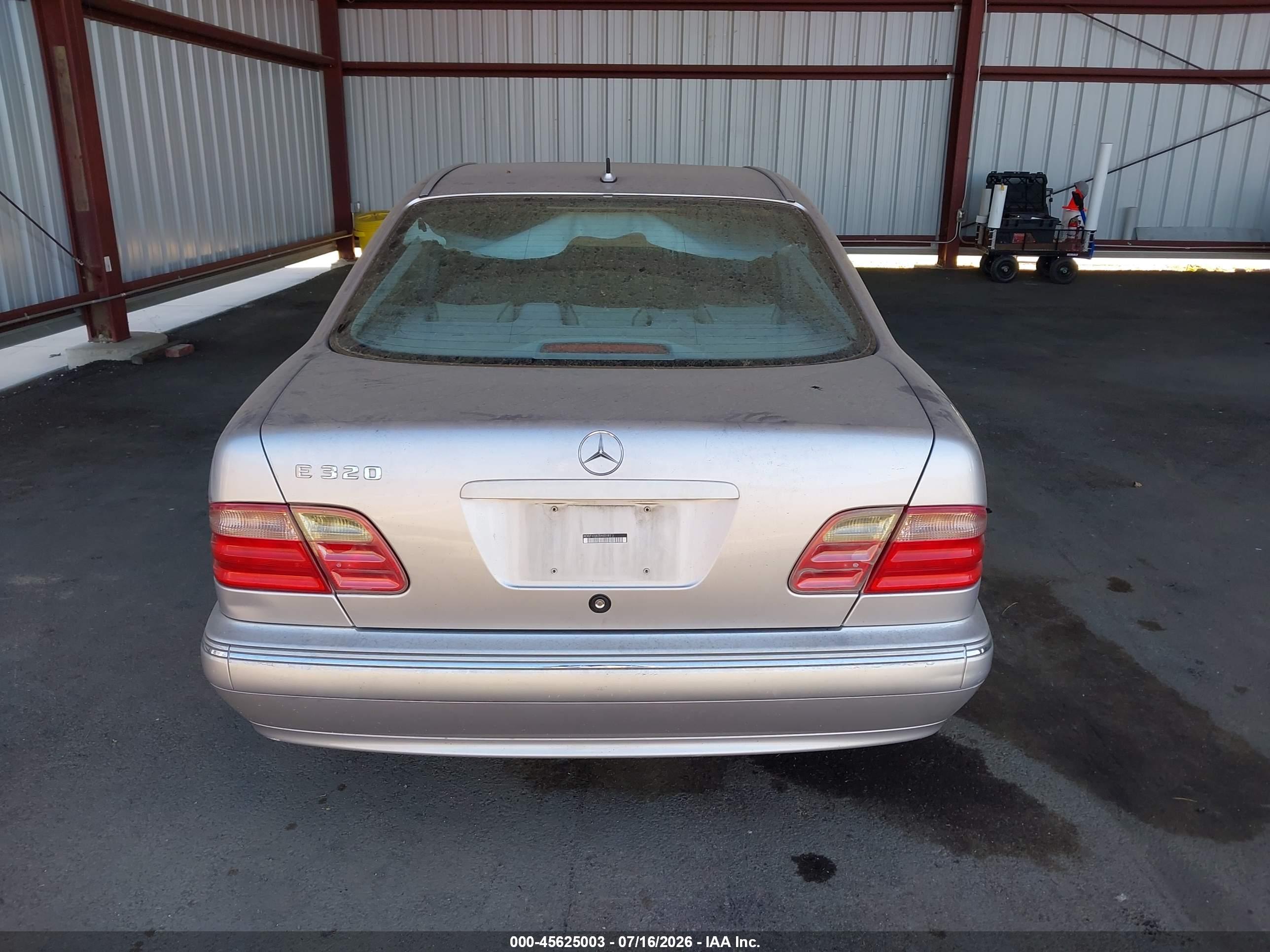 2002 MERCEDES-BENZ E E320