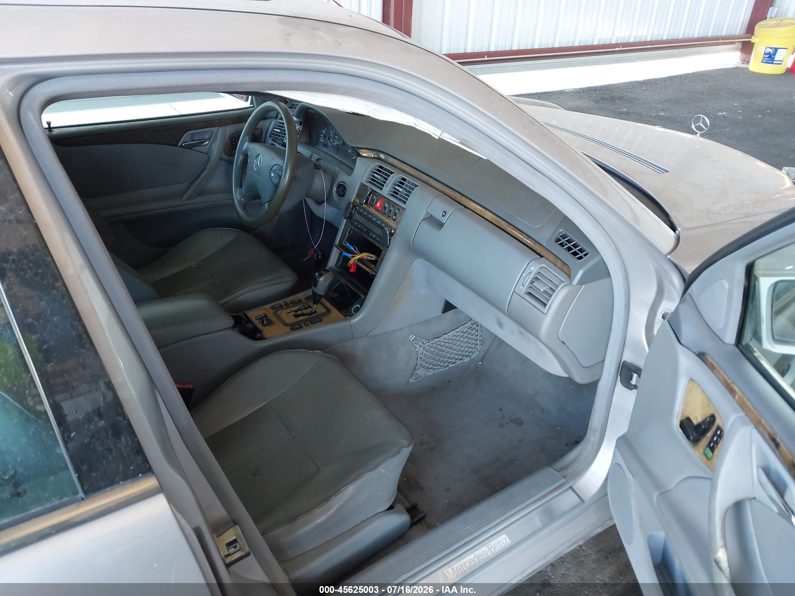 2002 MERCEDES-BENZ E E320