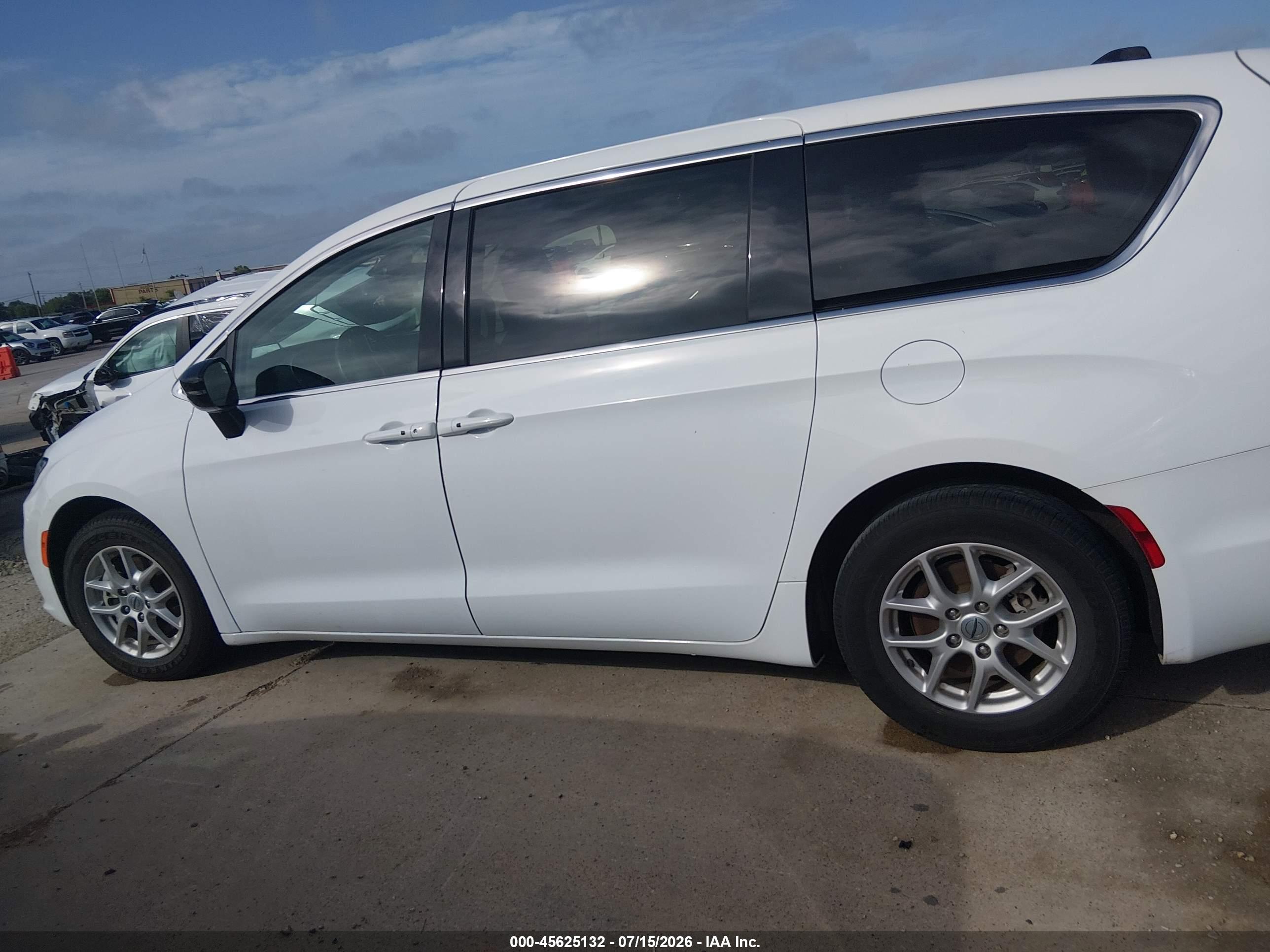 2024 CHRYSLER PACIFICA TOURING L