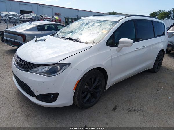 2019 CHRYSLER PACIFICA — I2