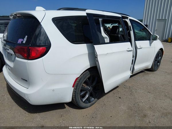 2019 CHRYSLER PACIFICA LIMITED — I4
