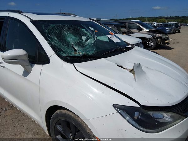 2019 CHRYSLER PACIFICA LIMITED — I6