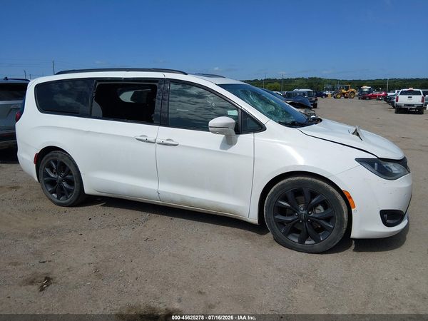2019 CHRYSLER PACIFICA LIMITED — I116