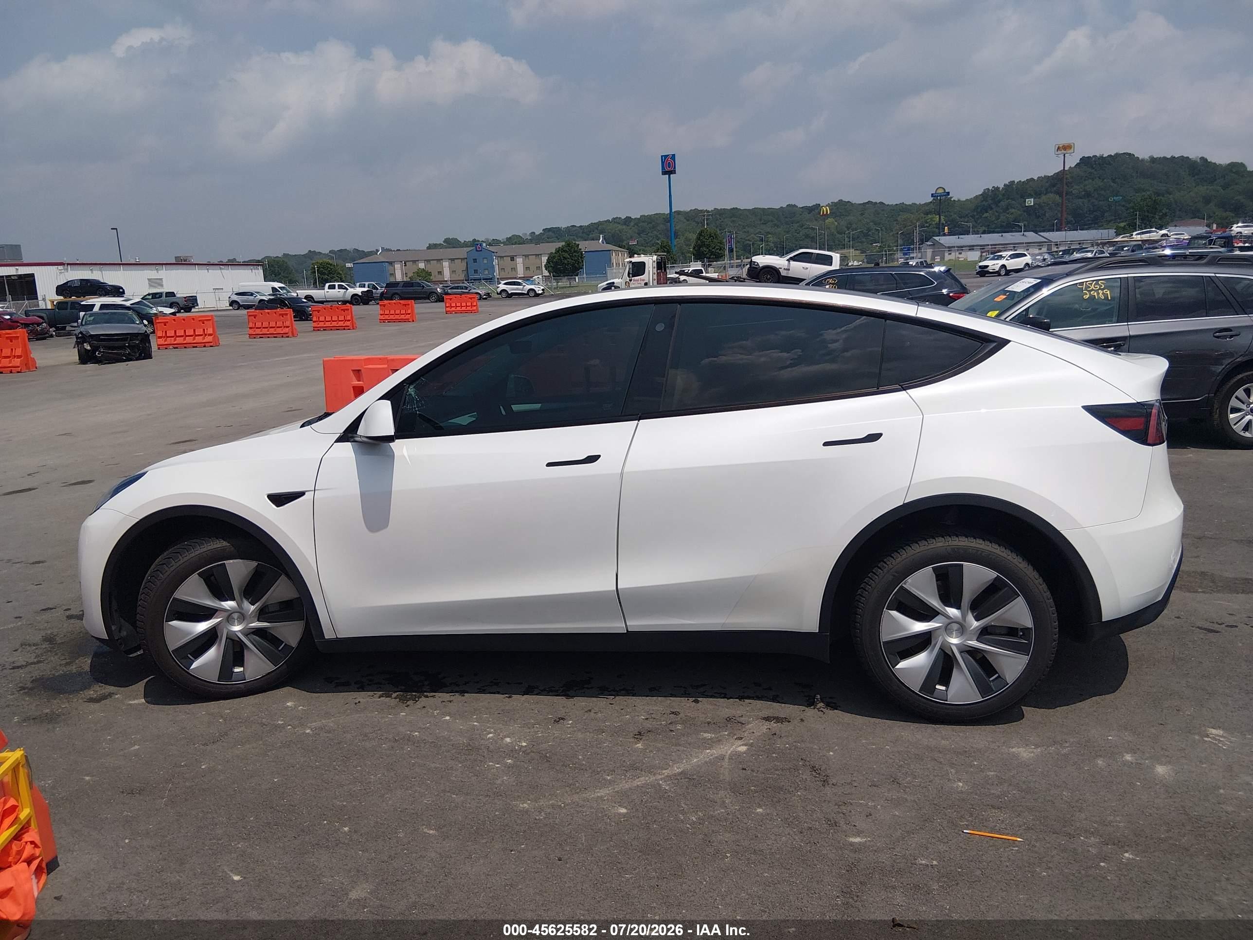 2023 TESLA MODEL Y