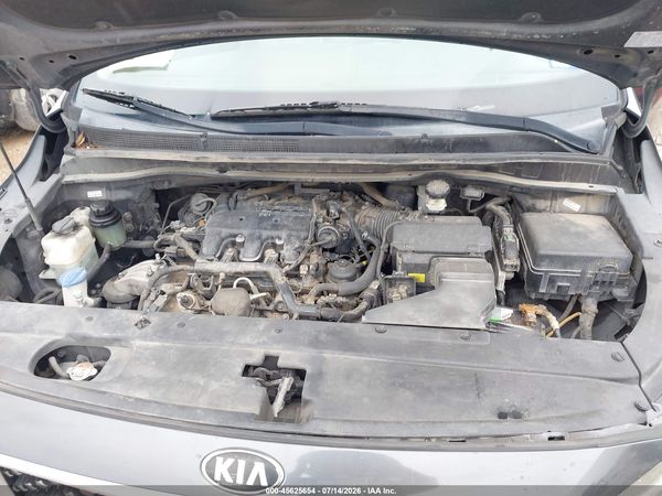2017 KIA SEDONA LX