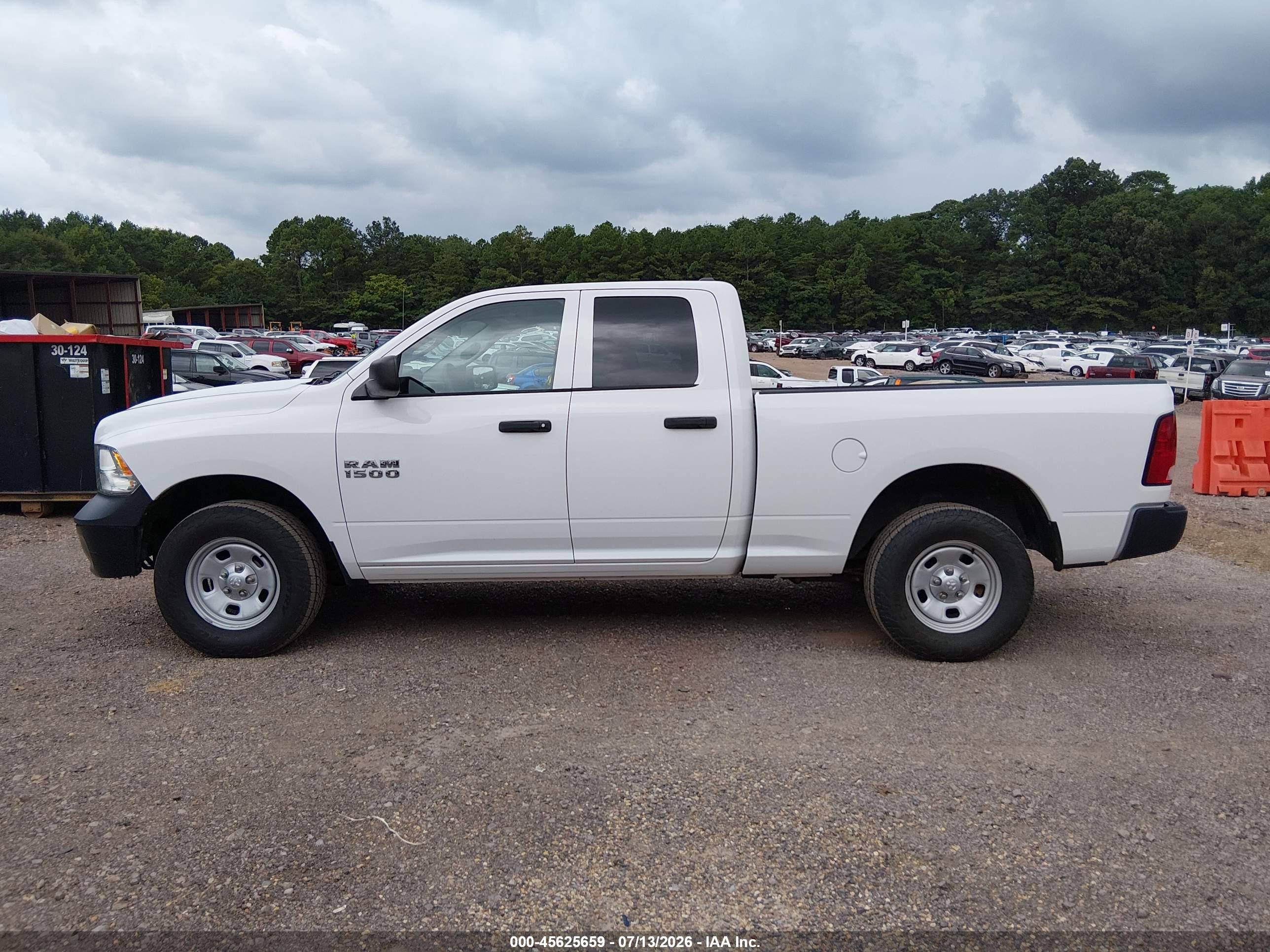 2017 RAM 1500 TRADESMAN  4X4 6'4 BOX