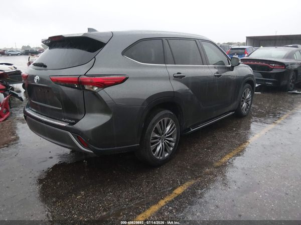 2020 TOYOTA HIGHLANDER PLATINUM