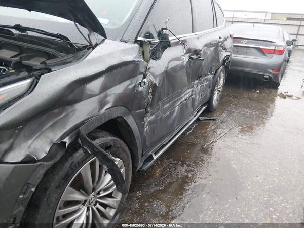2020 TOYOTA HIGHLANDER PLATINUM