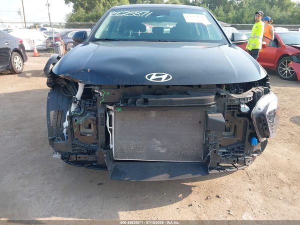 2025 HYUNDAI KONA SE