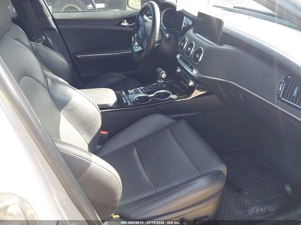 2023 KIA STINGER GT-LINE