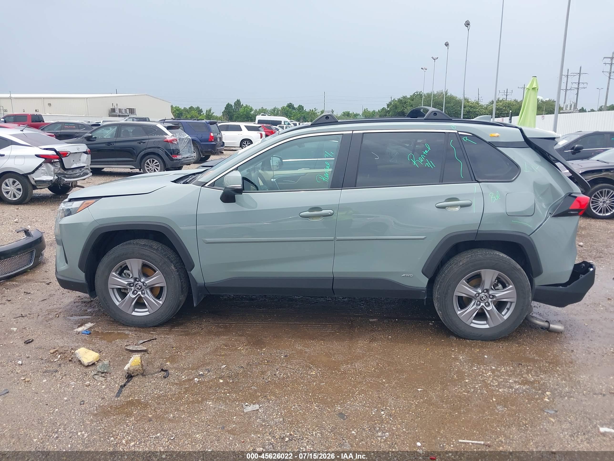 2022 TOYOTA RAV4 HYBRID XLE