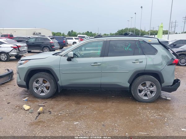 2022 TOYOTA RAV4 HYBRID XLE