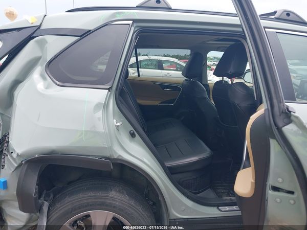 2022 TOYOTA RAV4 HYBRID XLE