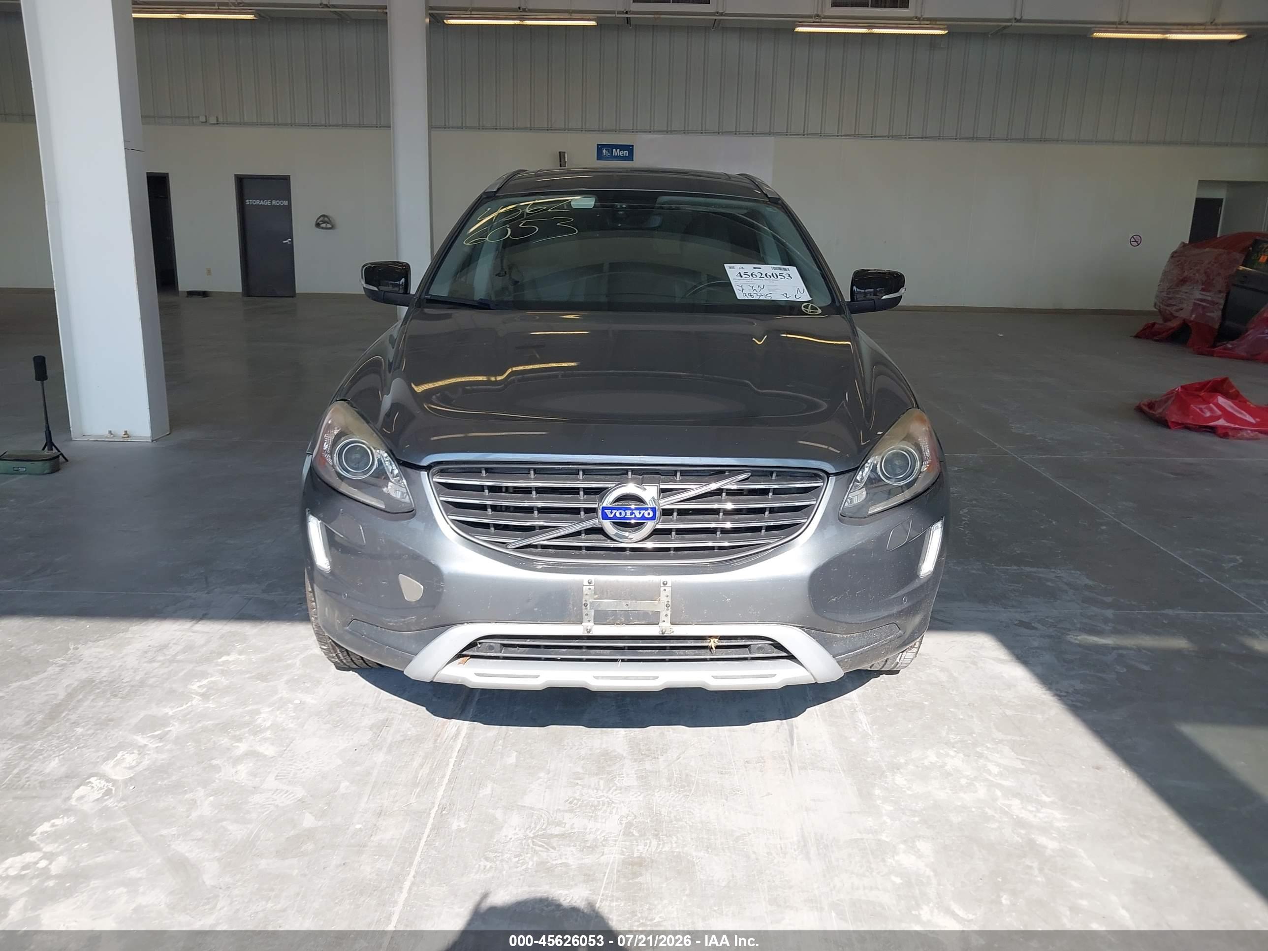 2017 VOLVO XC60 T6 DYNAMIC
