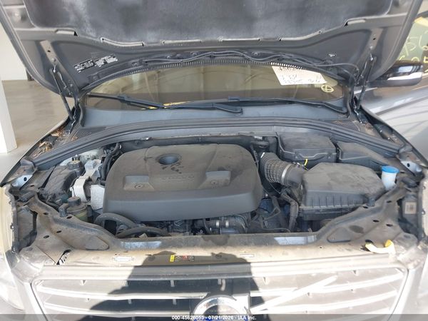 2017 VOLVO XC60 T6 DYNAMIC