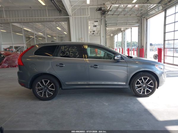 2017 VOLVO XC60 T6 DYNAMIC
