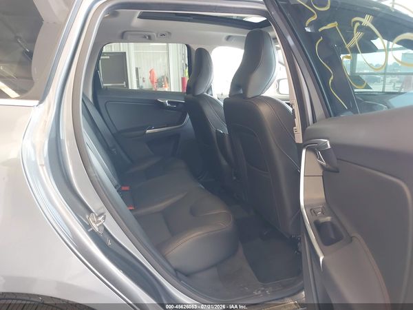 2017 VOLVO XC60 T6 DYNAMIC