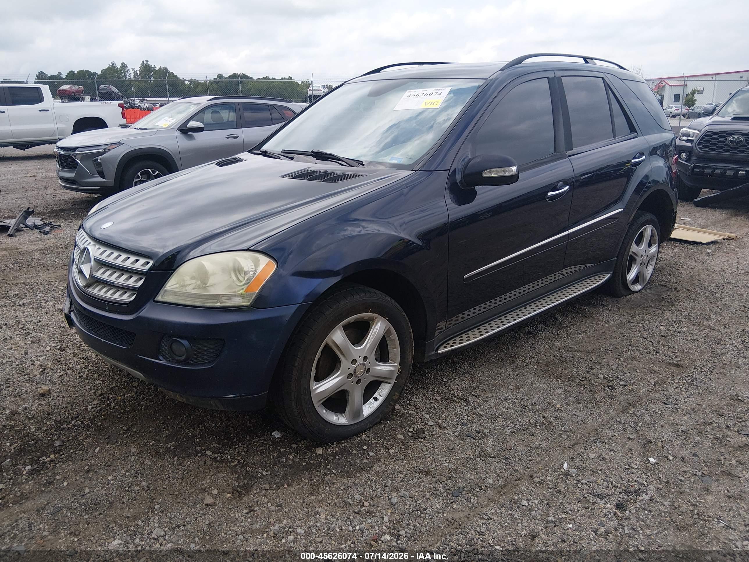 2008 MERCEDES-BENZ M-CLASS ML550 4 MATIC