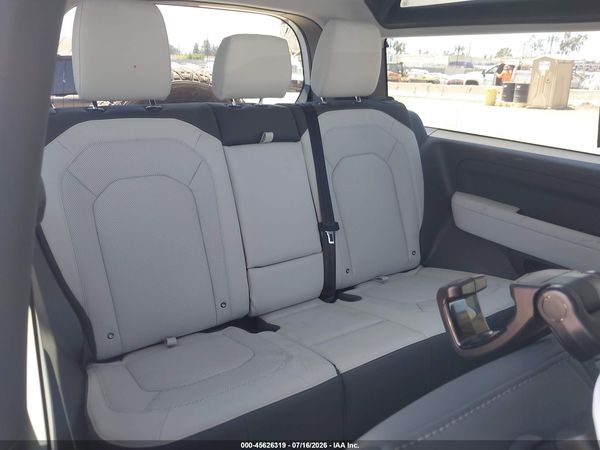 2025 LAND ROVER DEFENDER 90 P300 S