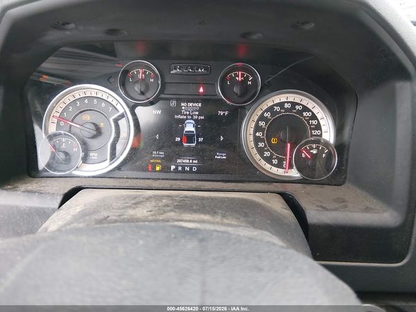 2017 RAM 1500 BIG HORN  4X4 6'4 BOX