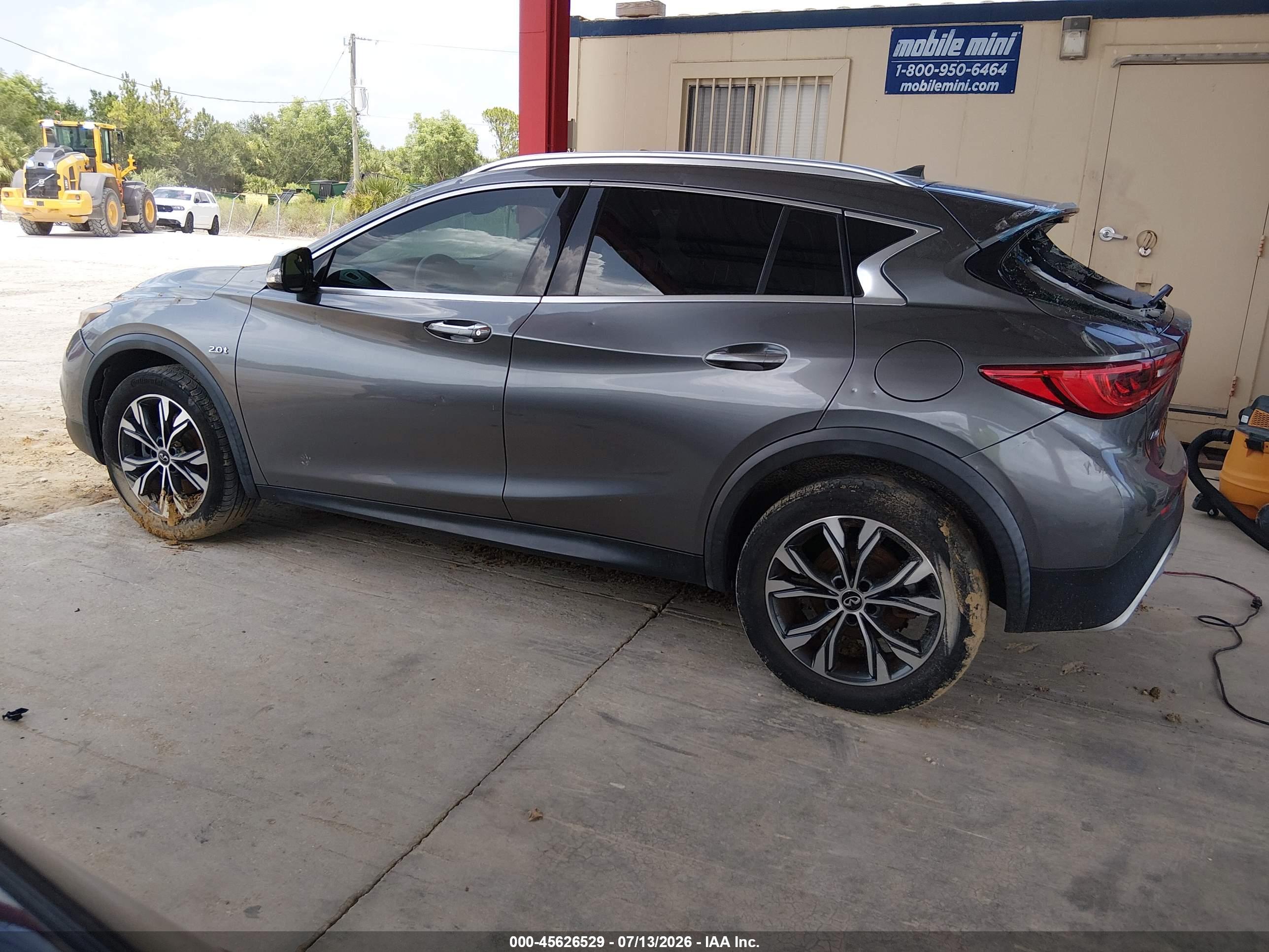 2018 INFINITI QX30 LUXURY