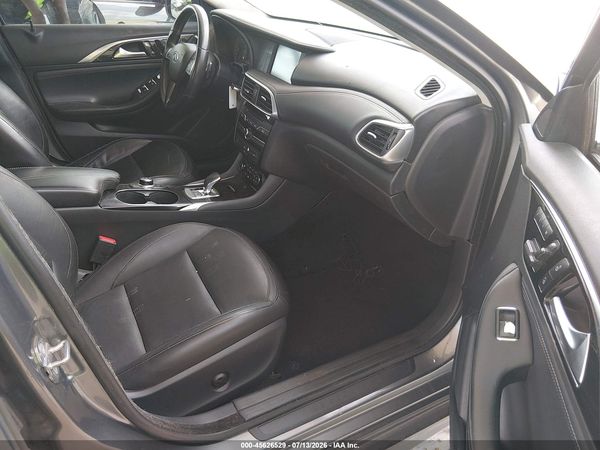 2018 INFINITI QX30 LUXURY