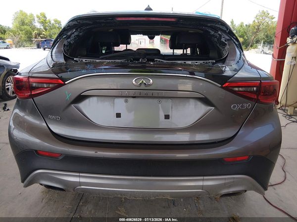 2018 INFINITI QX30 LUXURY