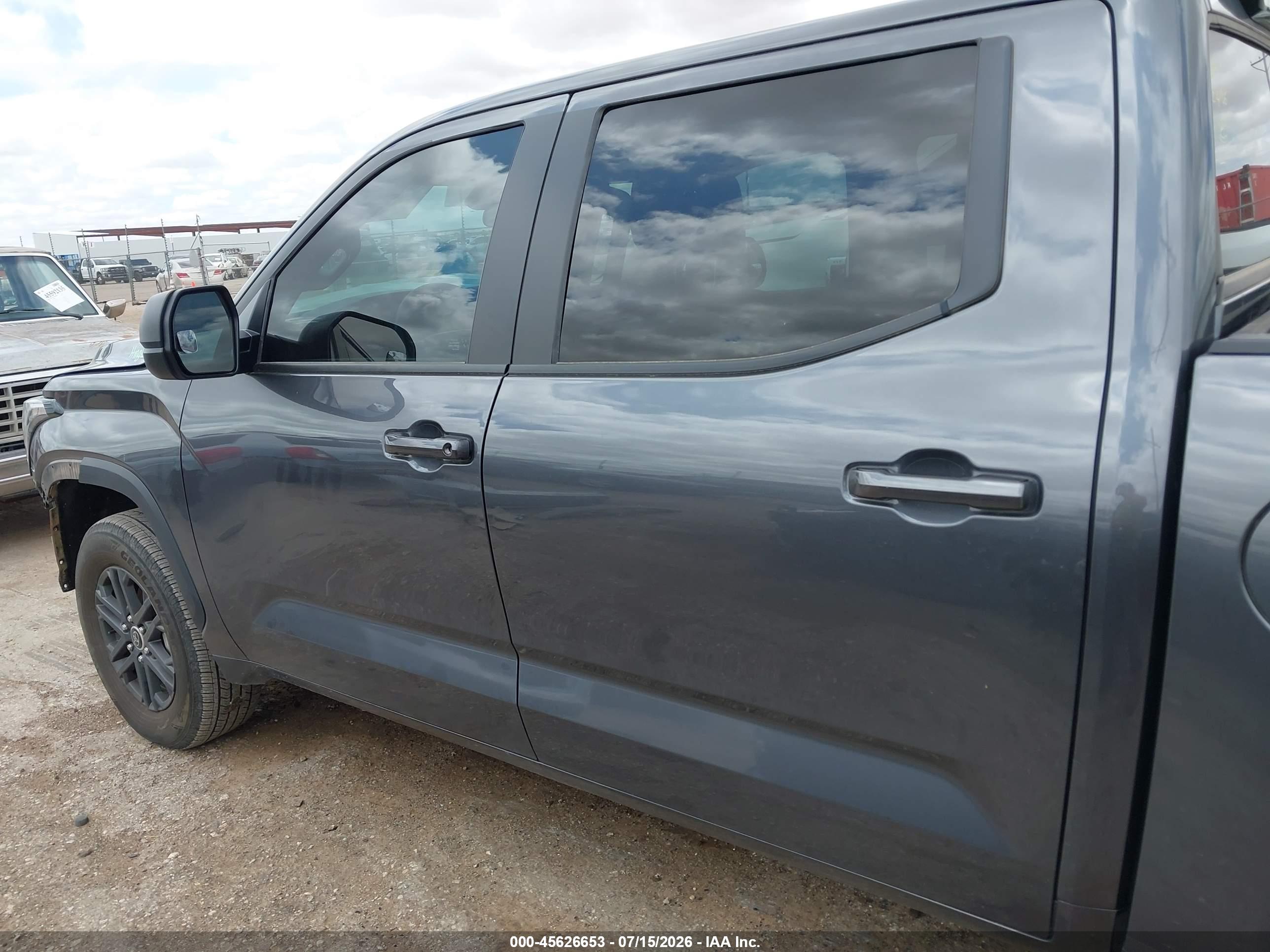 2024 TOYOTA TUNDRA SR5