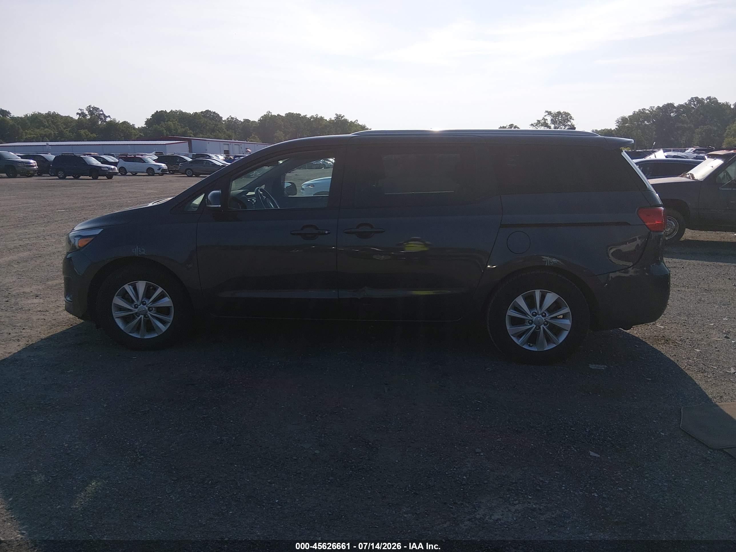 2018 KIA SEDONA LX