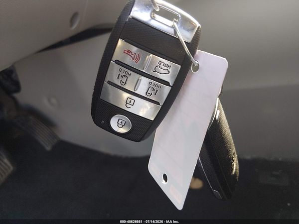 2018 KIA SEDONA LX