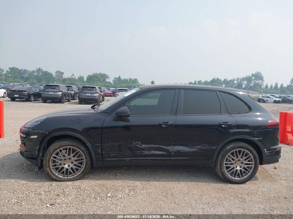 2016 PORSCHE CAYENNE