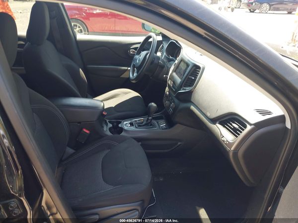 2019 JEEP CHEROKEE LATITUDE FWD
