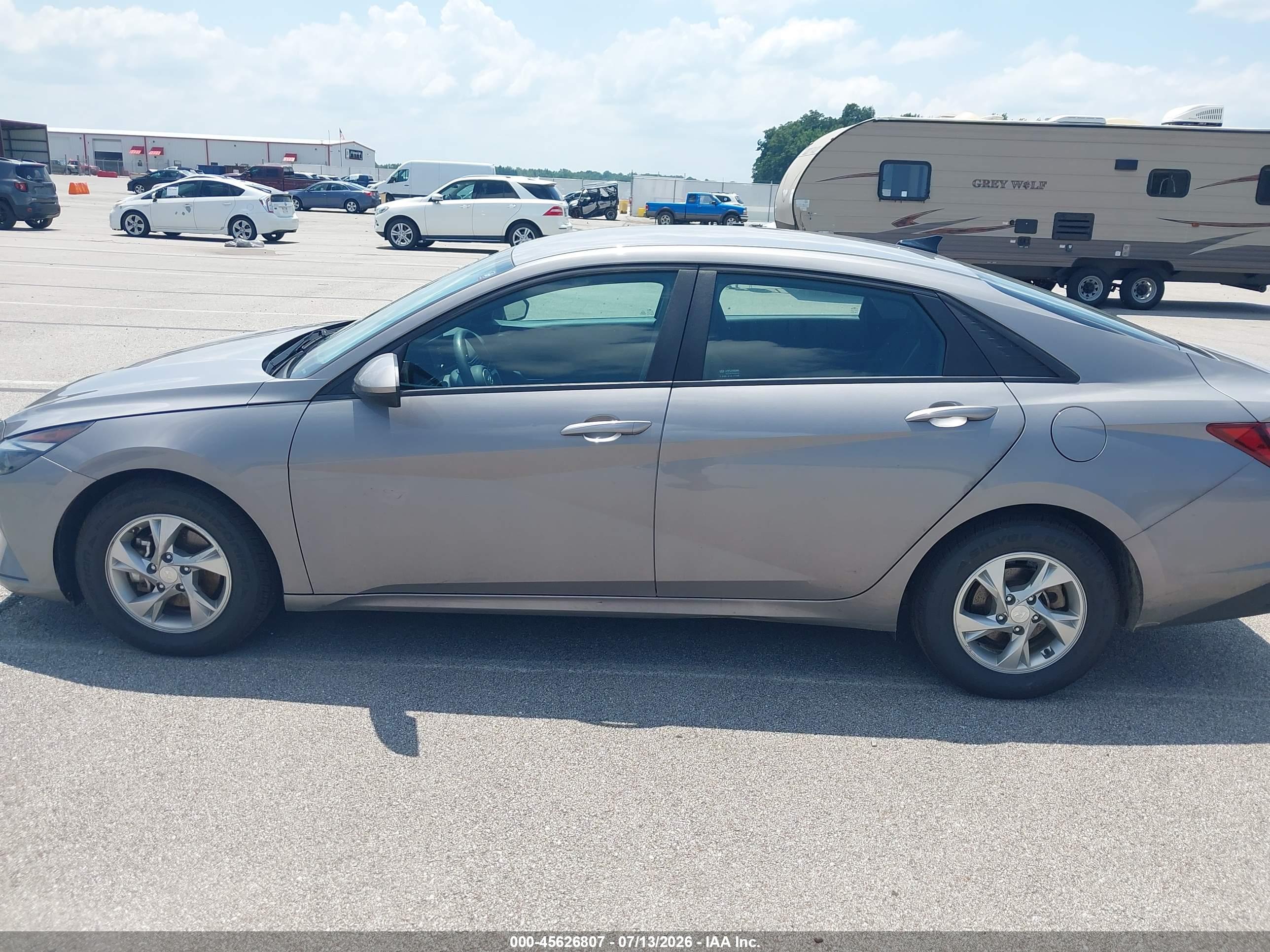 2023 HYUNDAI ELANTRA SE