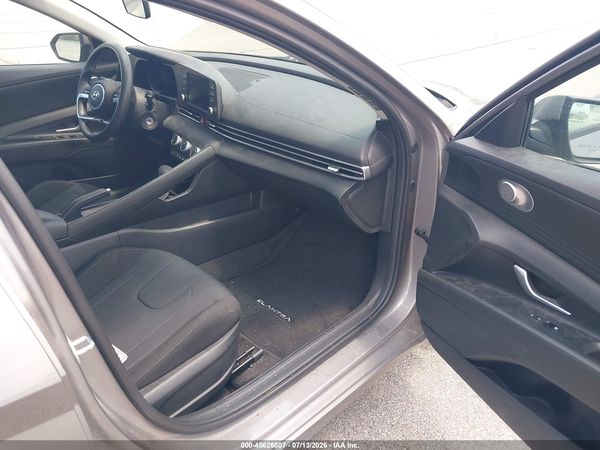 2023 HYUNDAI ELANTRA SE