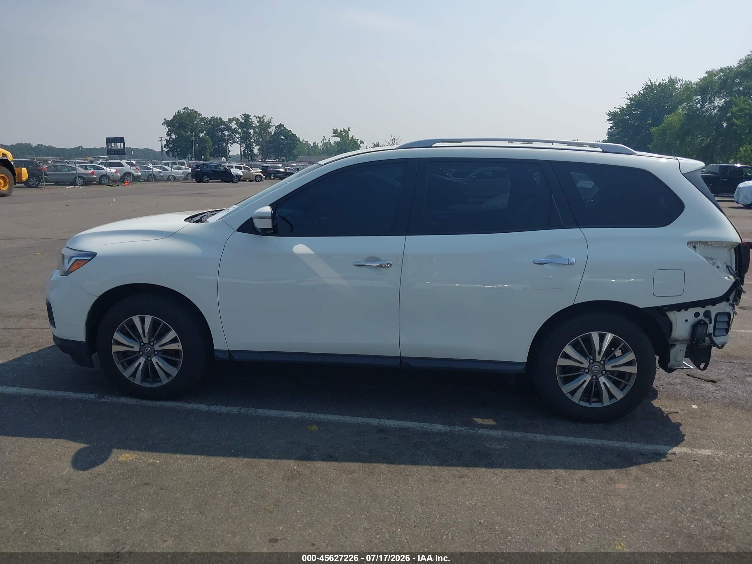 2018 NISSAN PATHFINDER SL