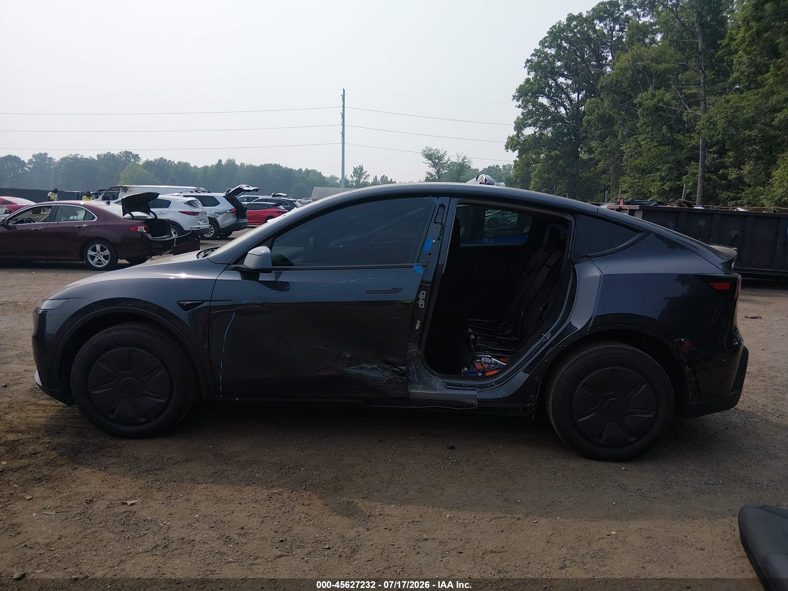 2026 TESLA MODEL Y
