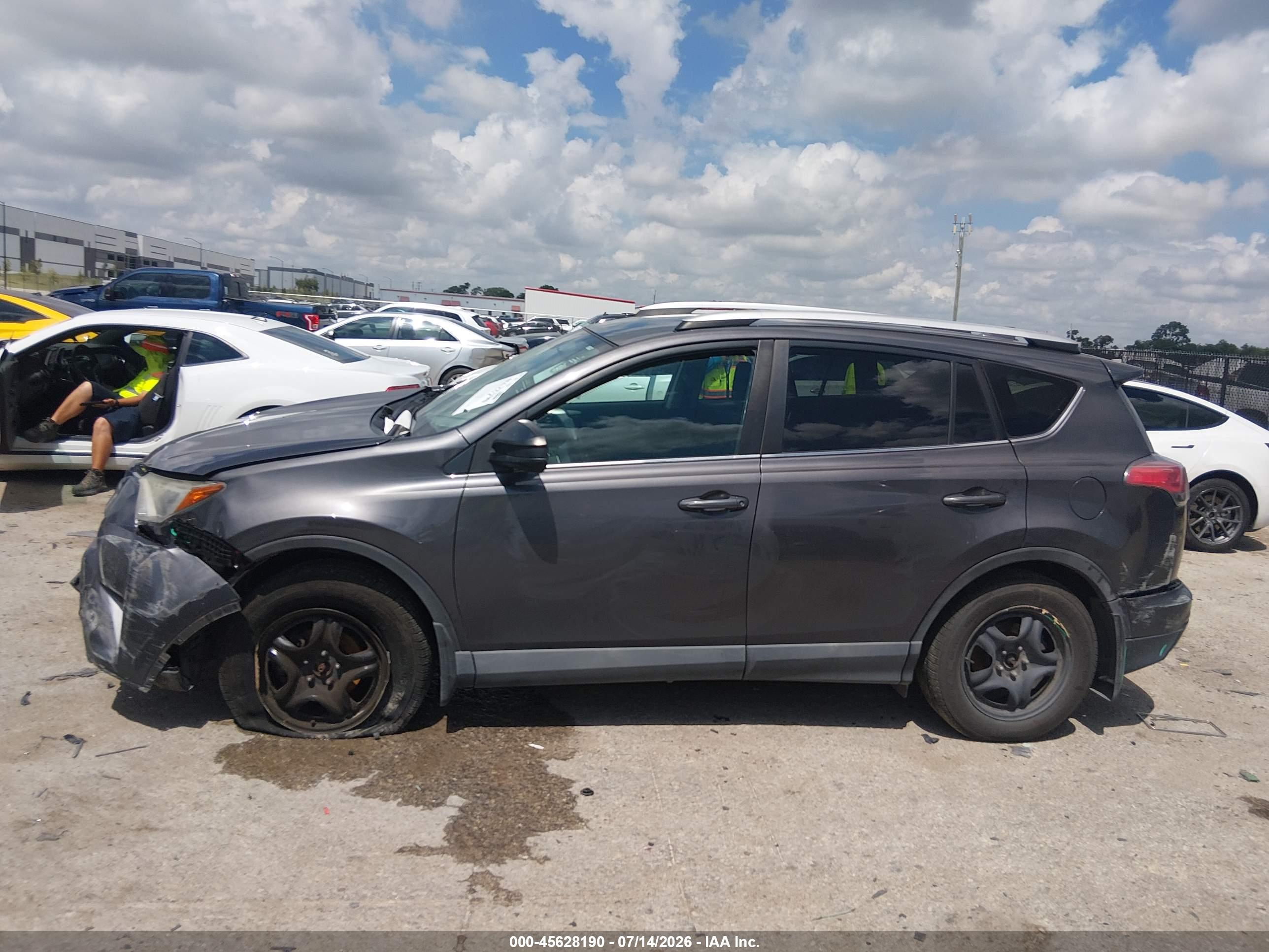 2016 TOYOTA RAV4 LE