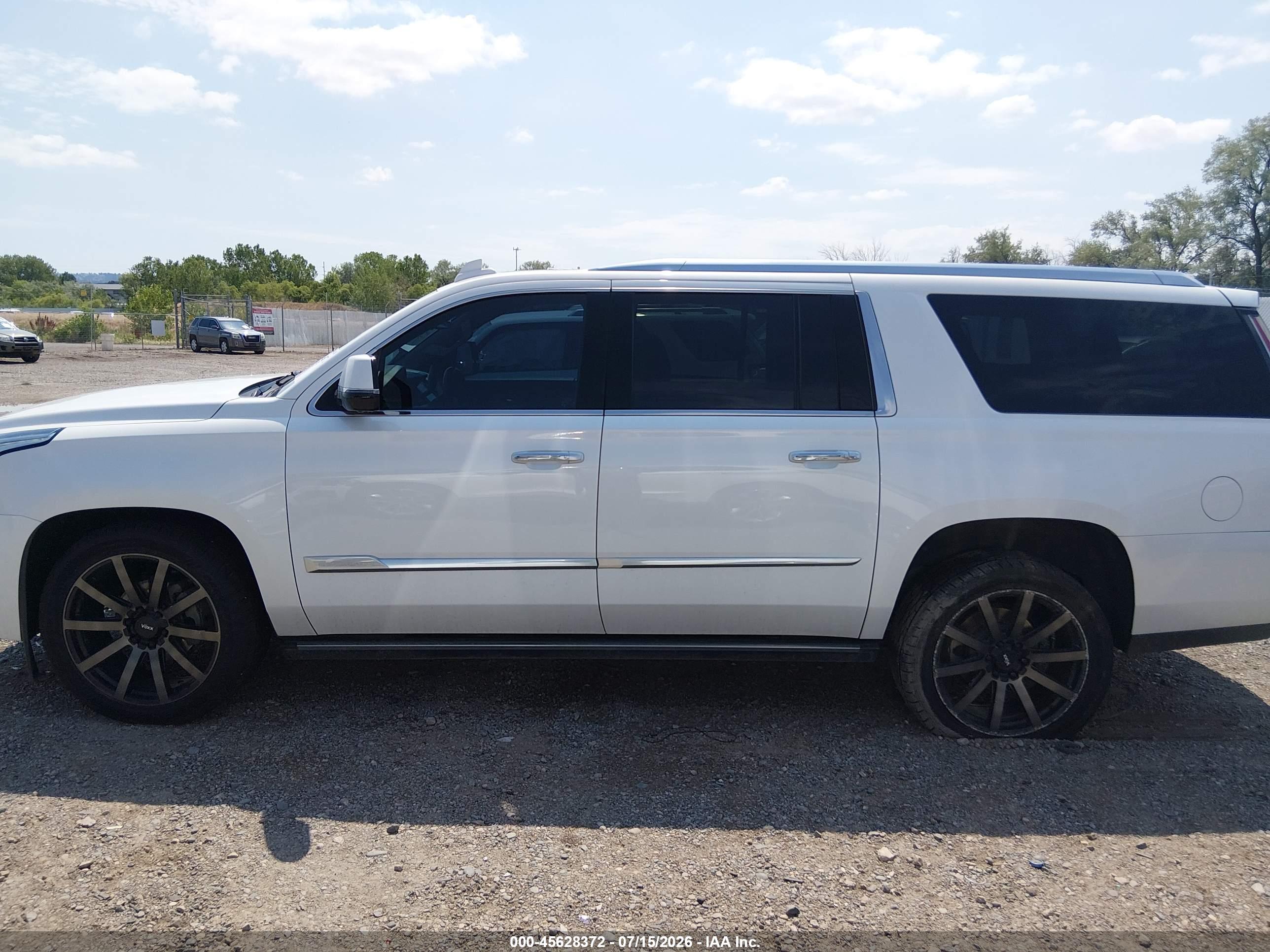 2018 CADILLAC ESCALADE ESV PREMIUM LUXURY