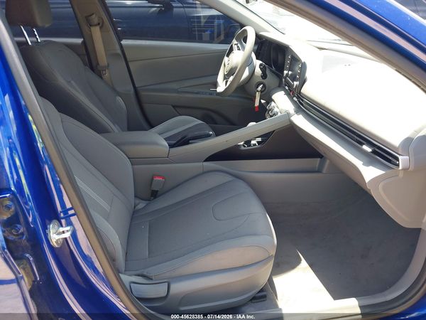 2023 HYUNDAI ELANTRA SE