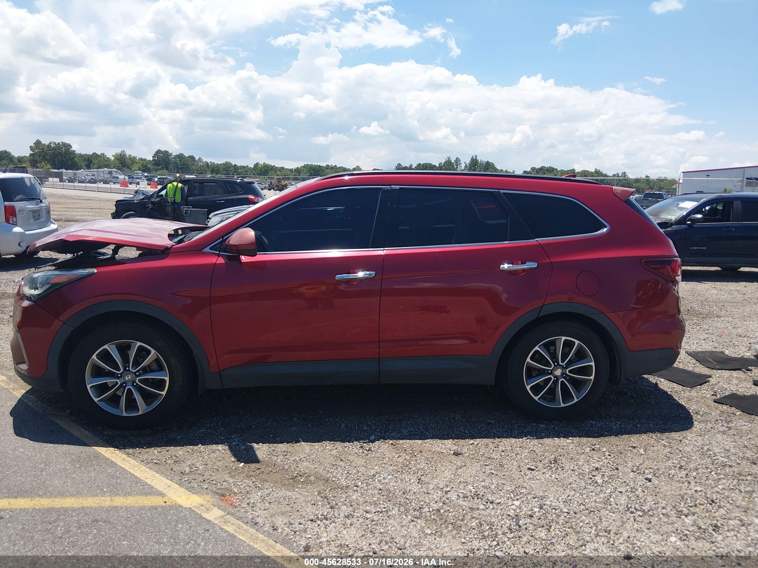 2017 HYUNDAI SANTA FE SE